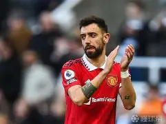 官方网站-曼联中场关键传球,协助球队取胜的是谁